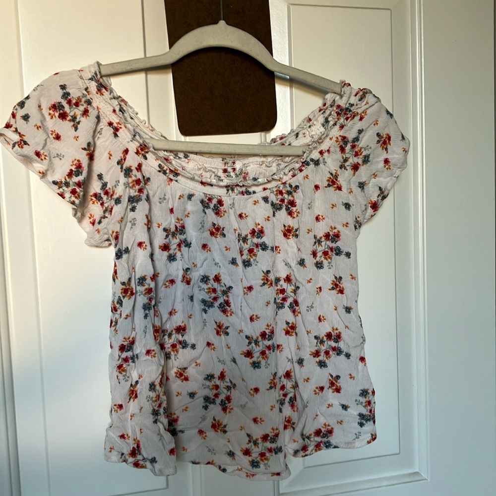 White floral print top